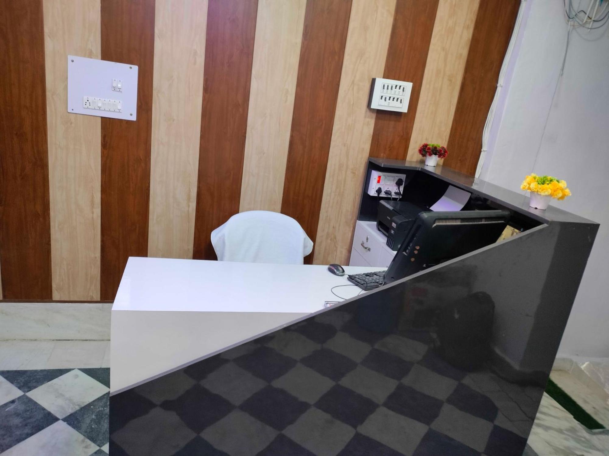 Oyo Palace Hotel Rohtak Εξωτερικό φωτογραφία