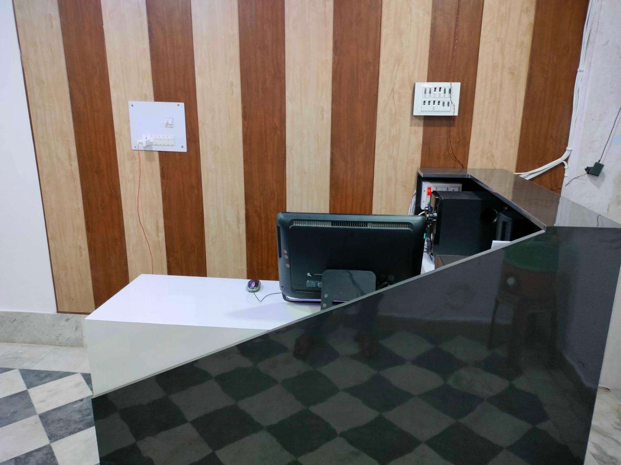 Oyo Palace Hotel Rohtak Εξωτερικό φωτογραφία