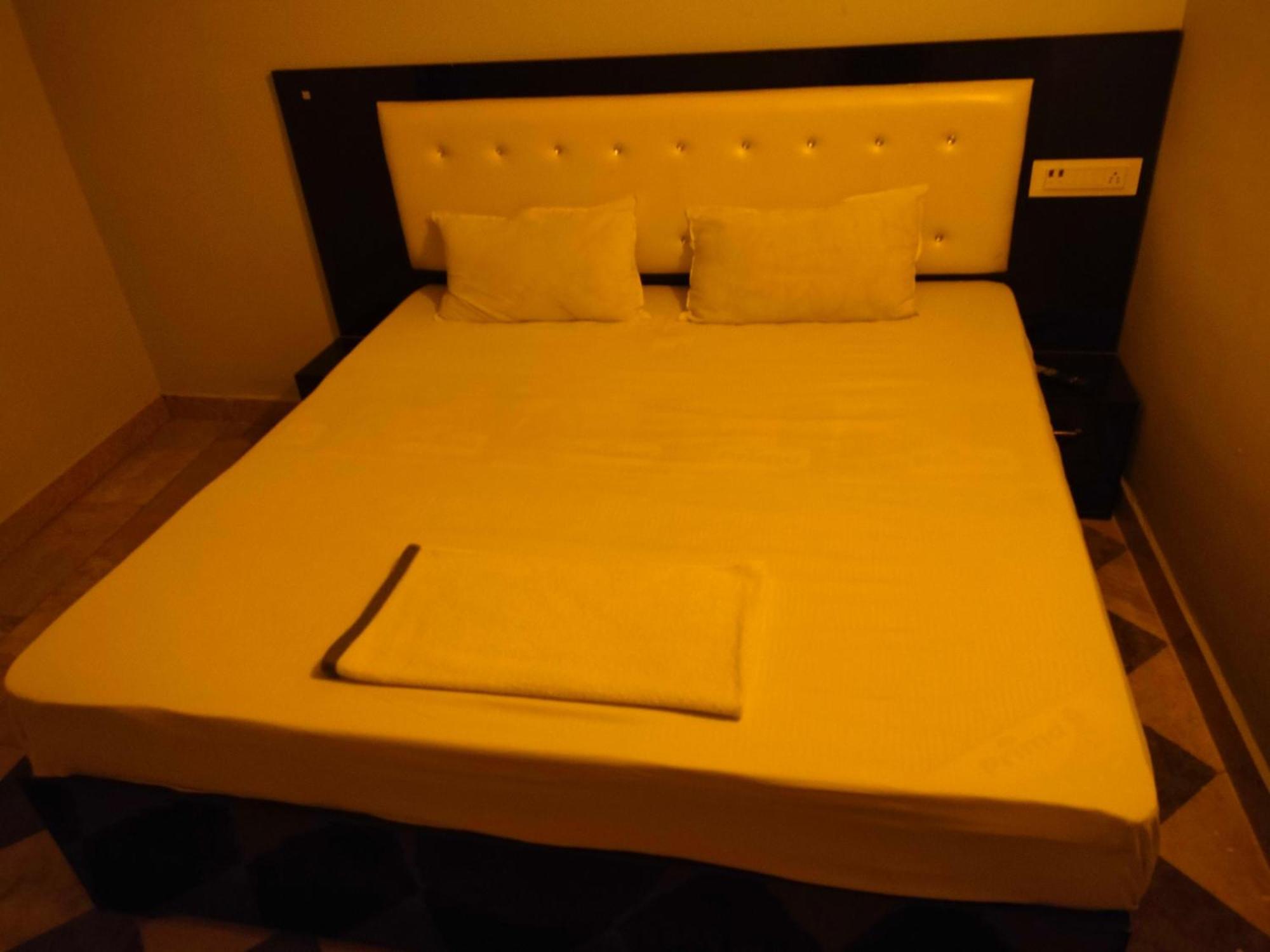 Oyo Palace Hotel Rohtak Εξωτερικό φωτογραφία